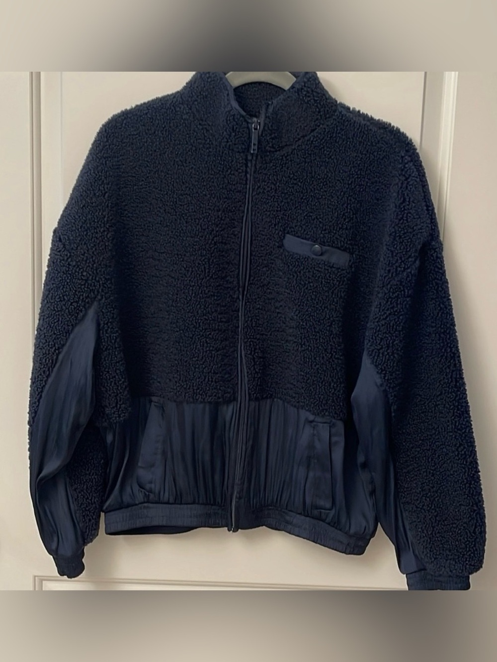 COTTON:ON BODY Bomber Style fleece Jacket/ zipper/ fleece and Polyester